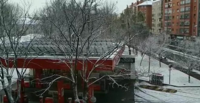 Continúan las nevadas en Vitoria