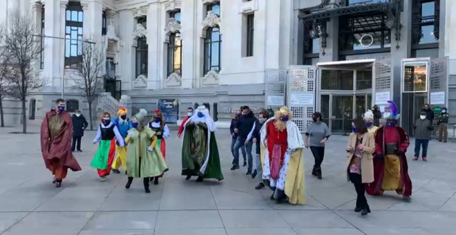 Almeida y Levy bailan el tema 'Jerusalema' junto a los Reyes Magos