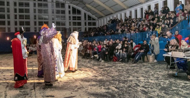 Los Reyes Magos visitan con cabalgatas estáticas los ocho pueblos del municipio