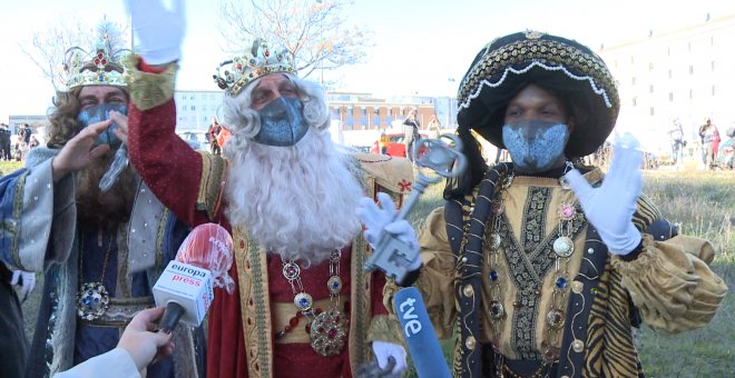 Los Reyes Magos transmiten su "cariño" a los niños de Cáceres