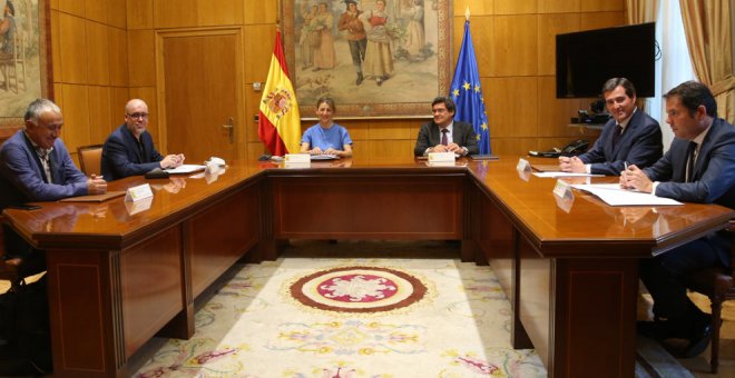 Gobierno, empresarios y sindicatos inician este viernes la negociación para prorrogar los ERTE por la Covid-19