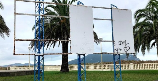 Unidos por Laredo (UxL) pide reparar la pantalla de cine de verano y aprobar una ordenanza estética de lso espacios urbanos