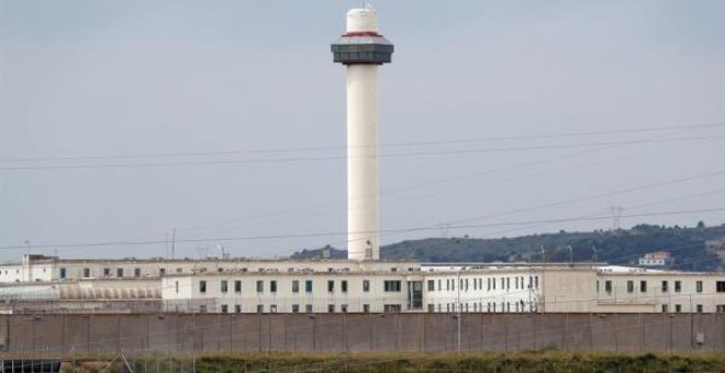 Unos 41 internos de una prisión de València, aislados por un brote de coronavirus
