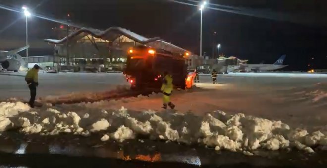 La UME trabaja de emergencia en el Aeropuerto Adolfo Suárez Madrid-Barajas