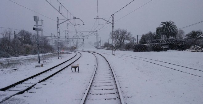 Los trenes empiezan a salir de Madrid de forma gradual a sus destinos, entre ellos Santander