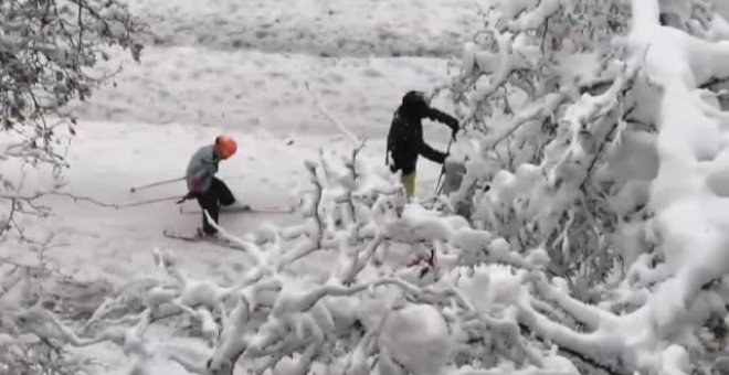 La nieve convierte Madrid en una estación de esquí