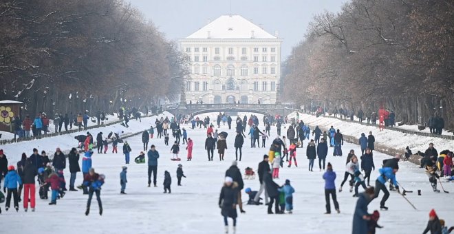 Canal de Nymphenburg congelado en Munich