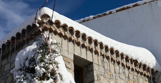 El 112 coordina este domingo 23 incidencias por la nieve en Cantabria