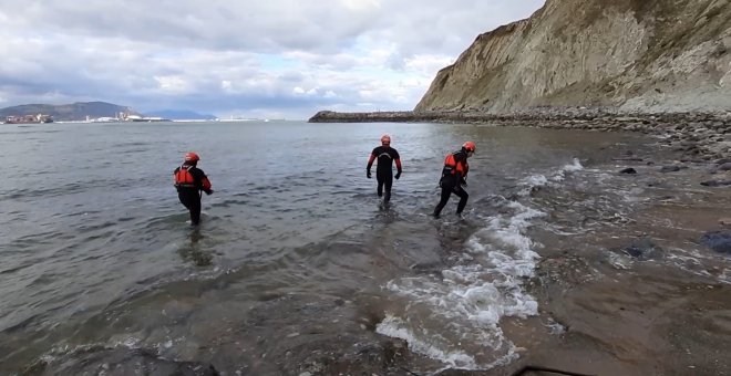 Ertzaintza investiga la aparición de restos humanos en una playa de Getxo