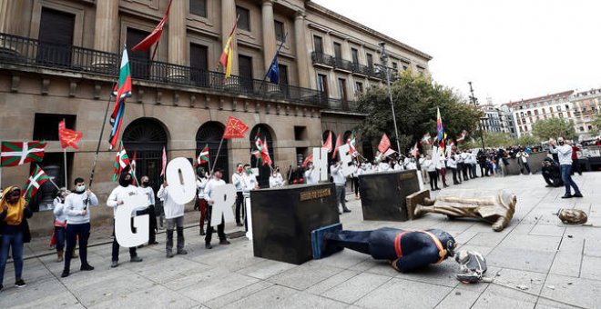Los activistas imputados por el 'ahorcamiento' de Felipe VI denuncian persecución política