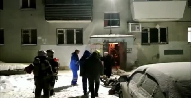 8 fallecidos en el incendio de un bloque de apartamentos en Rusia