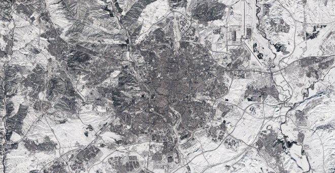 Madrid, cubierta de nieve, vista desde el espacio