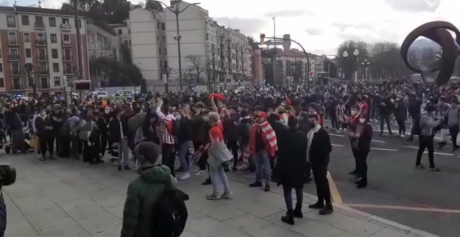 Aficionados del Athletic celebran el título en la Supercopa