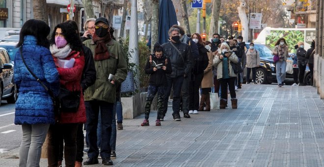 España registra el peor fin de semana desde el inicio de la pandemia y bate su récord de incidencia con 689 casos