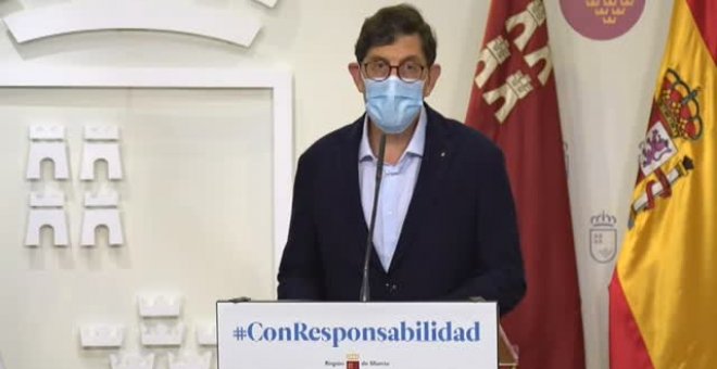 Piden la dimisión  del consejero de Salud de Murcia por vacunarse contra la Covid sin corresponderle