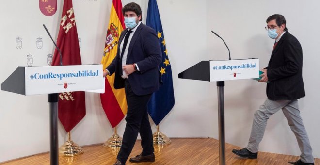 Más de 450 altos cargos y funcionarios del departamento de Salud de Murcia, además del consejero y su mujer, se vacunaron ilegalmente