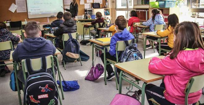 Sindicatos de enseñanza solicitan se vacune al personal de los centros educativos