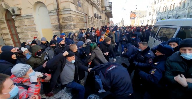 Más de 1.500 detenidos en Rusia durante las protestas a favor de Navalni