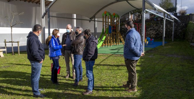 El Gobierno renueva un área infantil en Arredondo