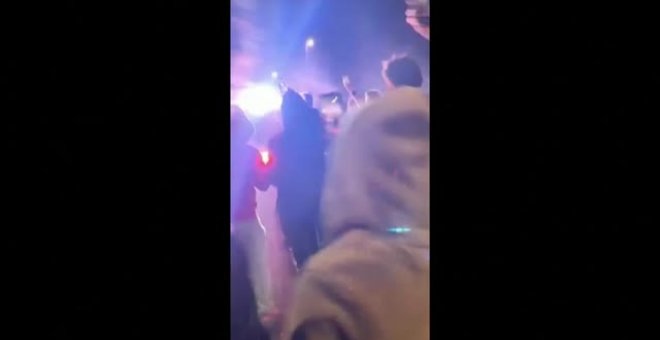 Un coche de la policía atropella en Washington a una multitud que le bloqueaba el paso