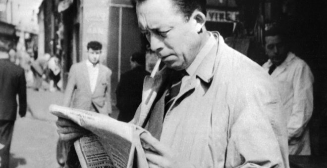 Camus y la "insoportable vergüenza" de Francia ante "los fusiles de la Falange"