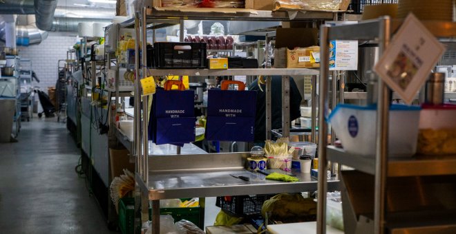 Barcelona prohibeix els supermercats fantasma i les macrocuines només es podran instal·lar a la Zona Franca
