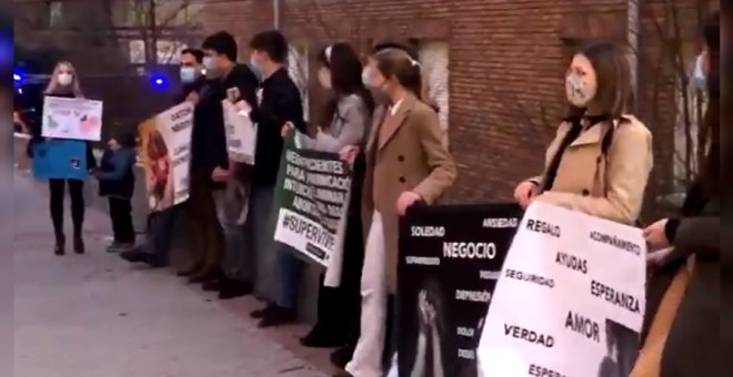 De "cañas por España" en clínicas abortistas: jóvenes comienzan a acosar los viernes en Madrid a mujeres que quieren abortar