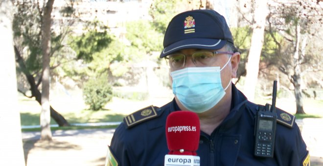 Policía de València controla uso de la mascarilla en práctica deportiva