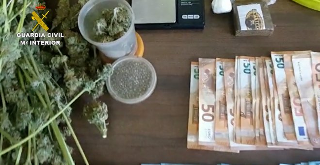 Guardia Civil desmantela un punto de producción y venta de marihuana