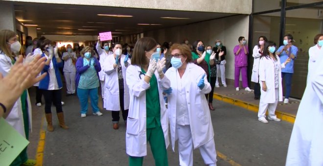 Sanitarios protestan por retrasos en segunda dosis en Lorca