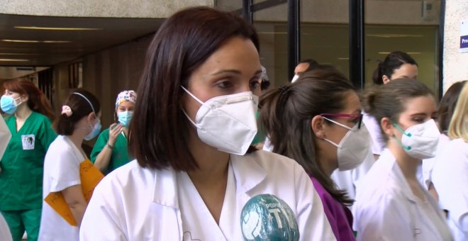 Sanitarios de Lorca, "enfadados" por el retraso de la segunda dosis