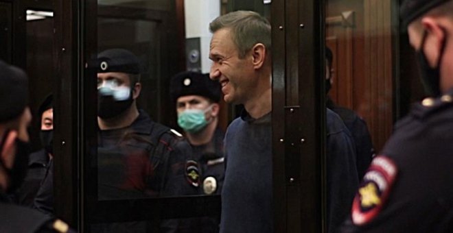 La UE considera "inaceptable" la sentencia contra Navalni y pide su libertad