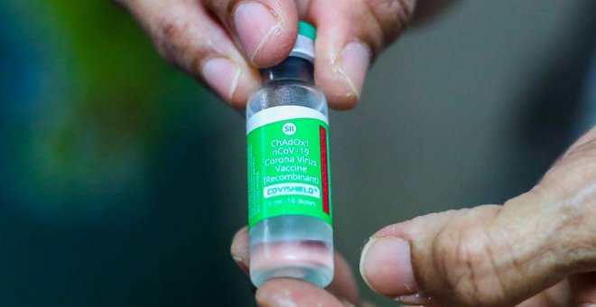 España recibe las primeras 196.800 dosis de la vacuna de AstraZeneca y la Universidad de Oxford
