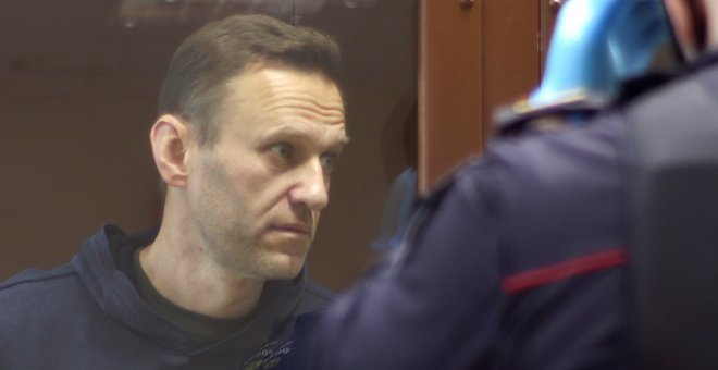 Envían a prisión al opositor ruso Alexéi Navalni