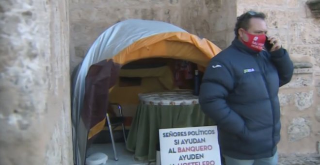Alfonso, un hostelero en huelga de hambre y acampado en plena calle ante el drama que vive el sector