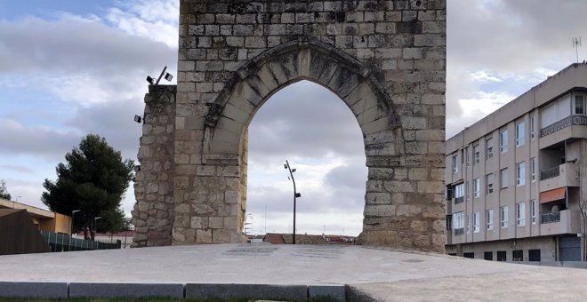 Descubren la existencia de un enorme cráter volcánico justo bajo el histórico arco del Torreón de Ciudad Real