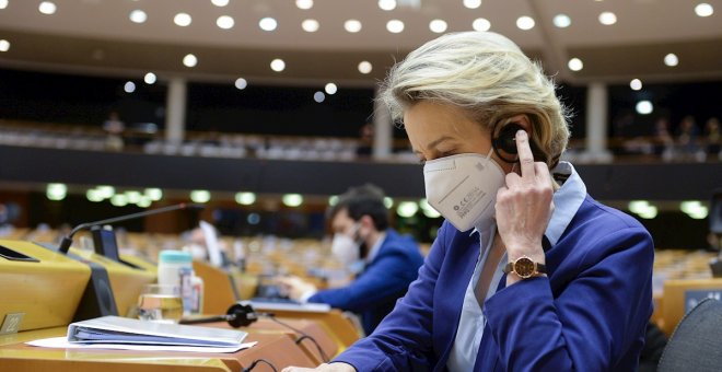Von der Leyen admite que la Comisión Europea ha sido "demasiado optimista" con las vacunas