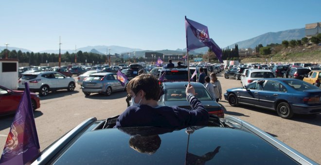 Miles de vehículos marchan en Jaén contra el "ninguneo" de las administraciones tras la concesión de la base militar a Córdoba