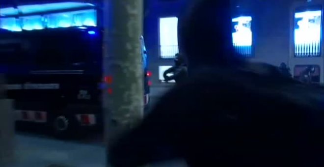 Segunda noche de disturbios y cargas policiales en varias ciudades de España por el encarcelamiento de Hasél