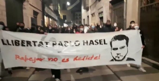 Continúan las protestas contra el encarcelamiento de Pablo Hasél en Barcelona y València