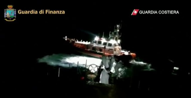 Dramático rescate de 47 migrantes de un naufragio en Lampedusa