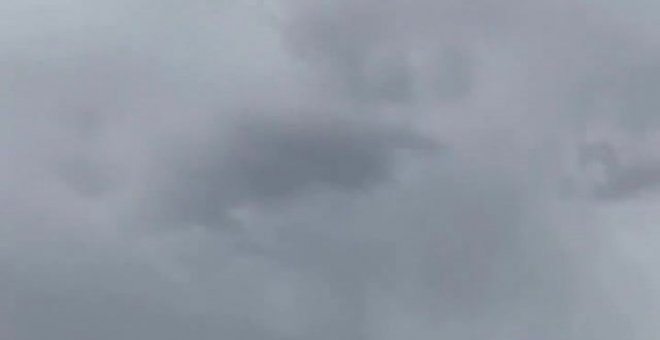 Explota en pleno vuelo el motor de un avión de United Airlines con destino Honolulu