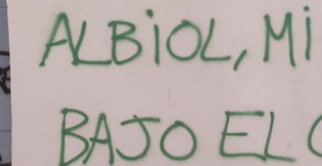 "Albiol, mira bajo el coche"