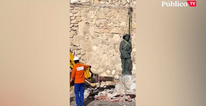 Melilla retira la estatua de Franco a pesar del voto en contra de Vox