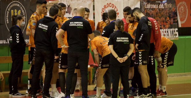 El BM Torrelavega jugará el partido aplazado por la Covid-19 ante el Vestas Alarcos Ciudad Real el 6 de marzo