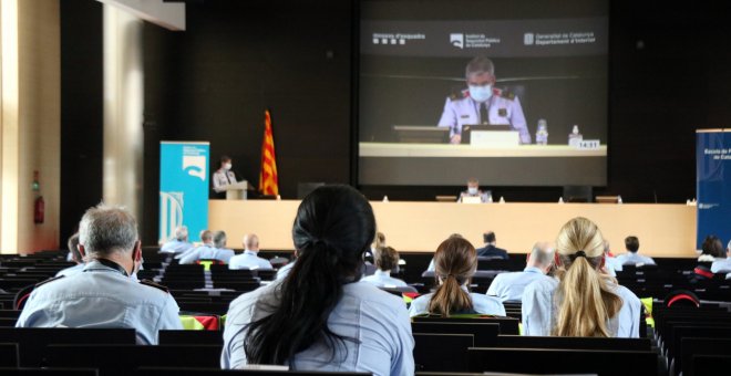 La cultura policial continua sent masculina a Catalunya