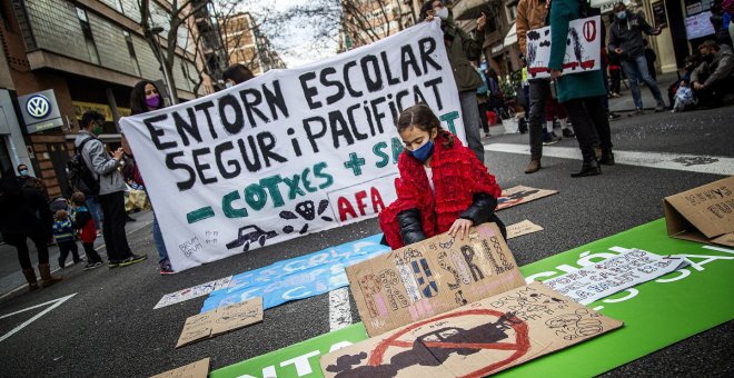 Revolta escolar contra l'excés de trànsit i la contaminació