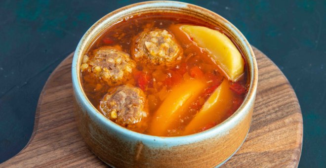 Pato confinado - Receta de sopa de albóndigas picante