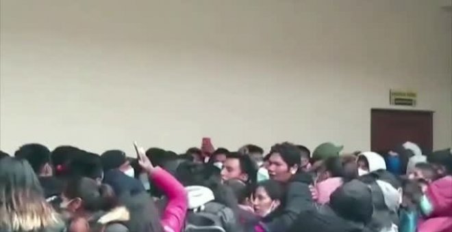 Siete universitarios bolivianos muertos al ceder una barandilla en su facultad