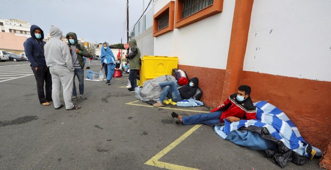 El Defensor del Pueblo acusa al Gobierno de convertir Canarias en un "lugar de privación de derechos" para migrantes